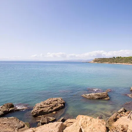Stunning In Isola Capo Rizzuto With House Sea View Holiday home